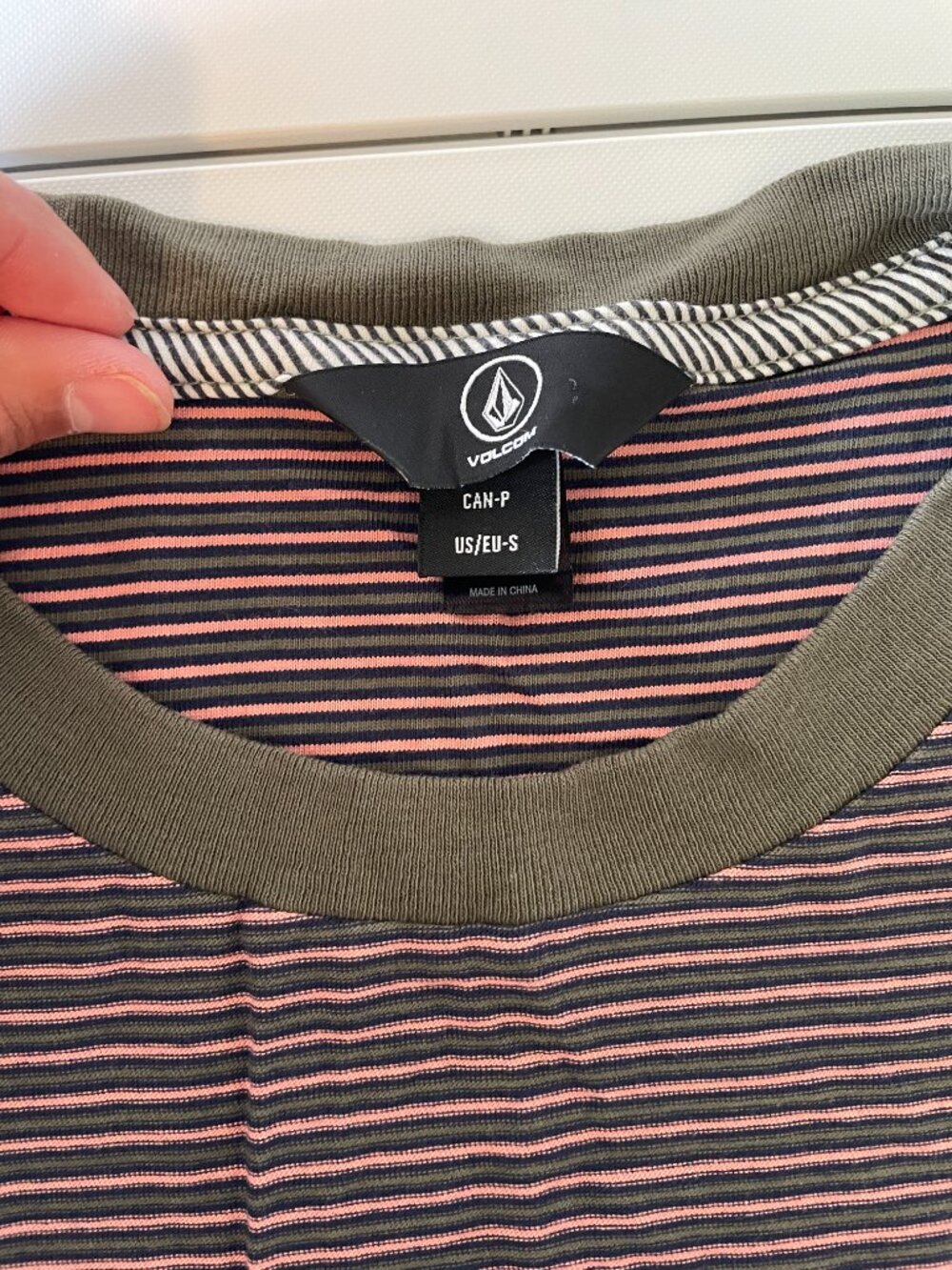 Volcom T-shirt - Picture 3 of 3